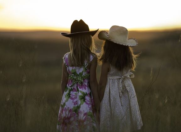 5 symbolic meanings of dreaming of wearing a hat