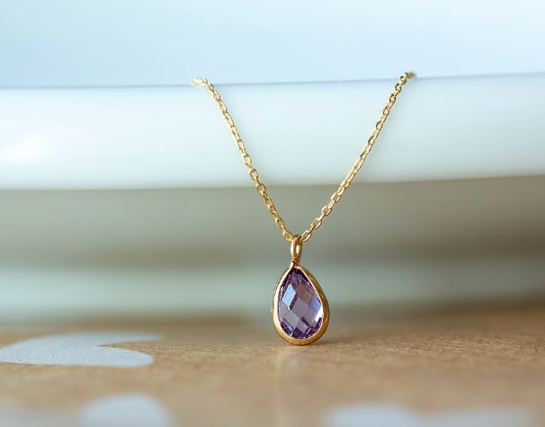 5 symbolic meanings of dreaming about necklace