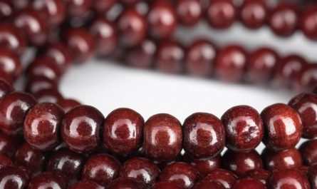 5 symbolic meanings of dreaming of bead necklaces