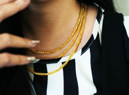 5 symbolic meanings of dreaming of gold necklace