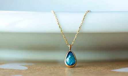 5 symbolic meanings of dreaming of losing a gold necklace