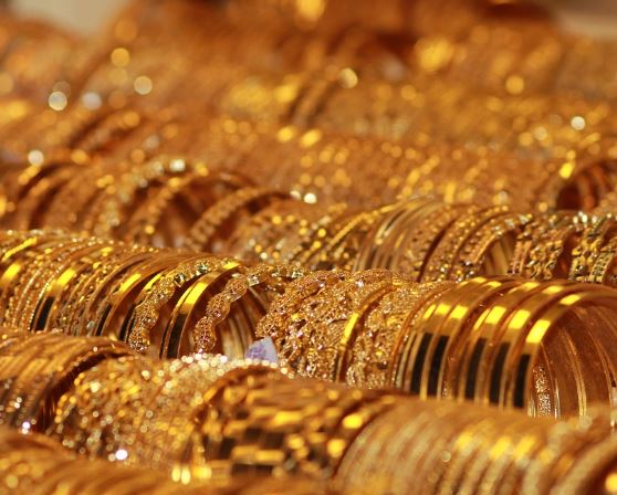 5 symbolic meanings of Dream about gold bracelet