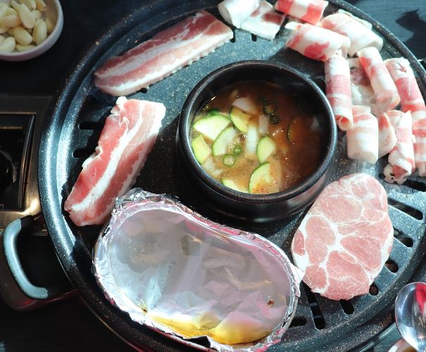 5 symbolic meanings of Dream about Receiving pork