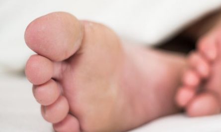 5 symbolic meanings of Dream about smelly feet