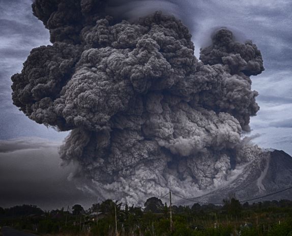 5 symbolic meanings of Dream about black smoke rising