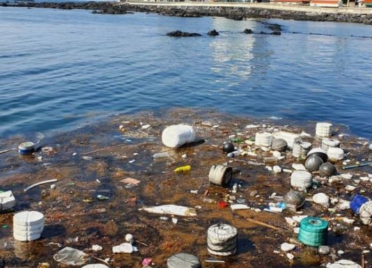 5 symbolic meanings of Dreaming about dirty sea