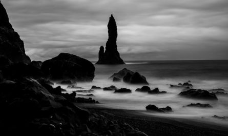 5 symbolic meanings of Dream about black waves