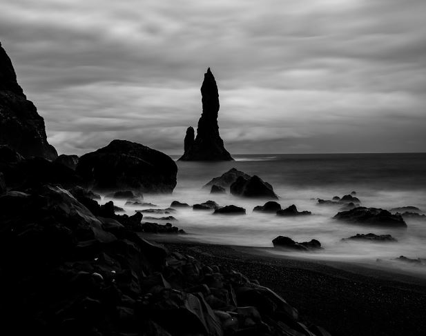 5 symbolic meanings of Dream about black waves