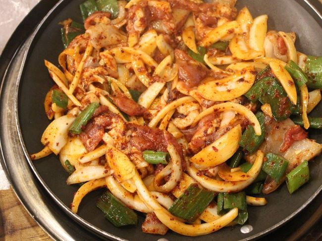 5 symbolic meanings of Dream about eating duck