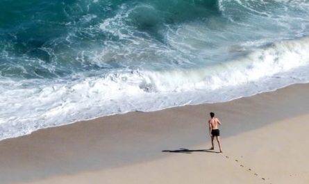 5 symbolic meanings of Dream about crashing waves