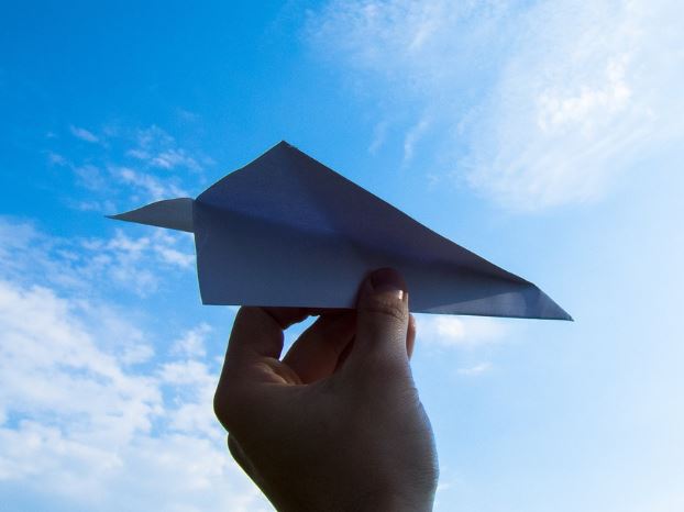 5 symbolic meanings of Dream about paper airplane