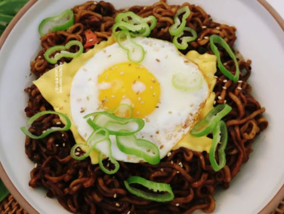 5 symbolic meanings of Dream about instant fried noodles