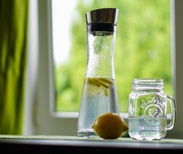 5 symbolic meanings of Dream about glass bottles