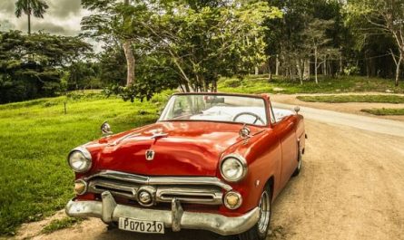 5 Spiritual Meanings of Dream about red car