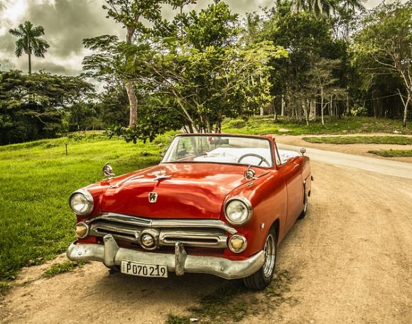 5 Spiritual Meanings of Dream about red car