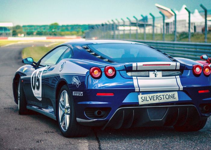 5 Spiritual Meanings of Dream about blue car