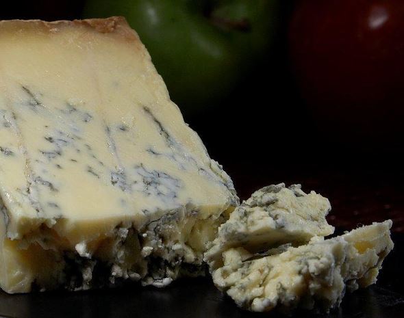 5 Spiritual Meanings of Dream about eating moldy food