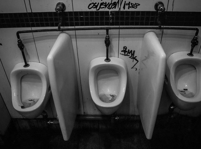 11 Symbolic Meanings of Dreaming About Peeing