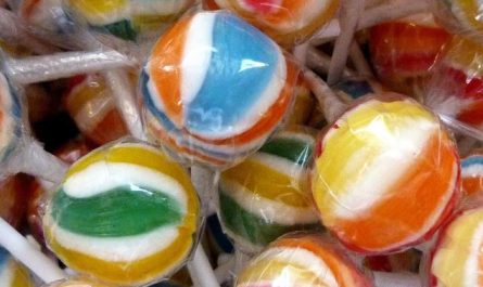 5 Symbolic Meanings of Dreaming About Candy