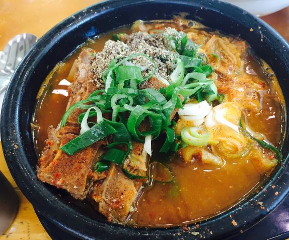 6 Symbolic Meanings of Dreaming About Drinking Soup