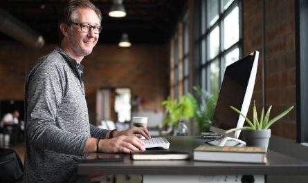 5 Symbolic Meanings of Dreaming About Doing Business