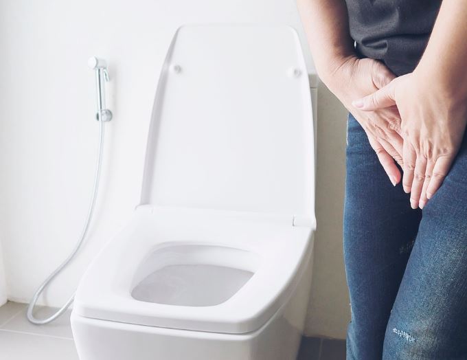 11 symbolic meanings of dreaming about urinating on the floor