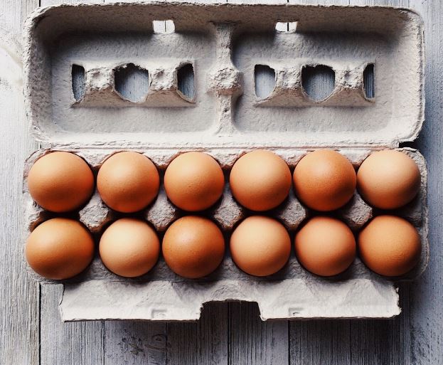 17 Symbolic Meanings of Dreaming About Buying Eggs