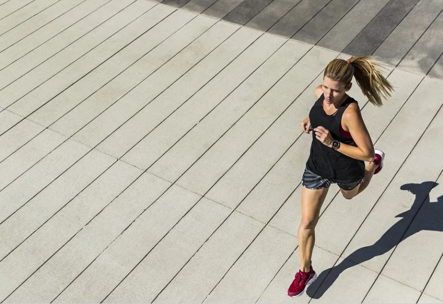 19 Symbolic Meanings of Dreaming About Running