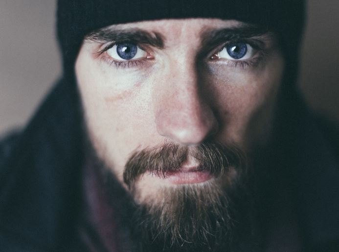 18 symbolic meanings of dreaming about plucking one's beard