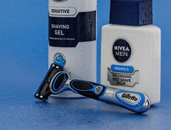 16 symbolic meanings of dreaming about shaving in front of a mirror