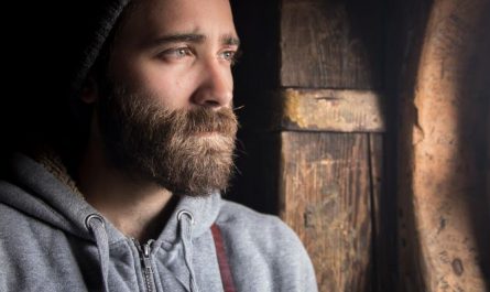 18 Symbolic Meanings of Dreaming About Slowly Growing Beard