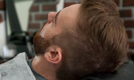 16 Symbolic Meanings of Dreaming About Cutting Your Beard