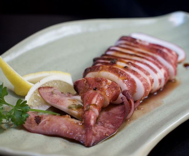 18 Symbolic Meanings of Dreaming About Squid