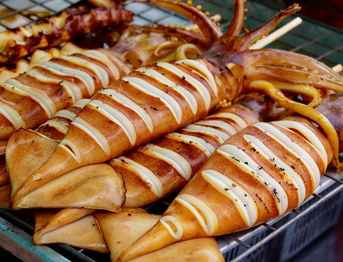 15 Symbolic Meanings of Dreaming About Eating Squid