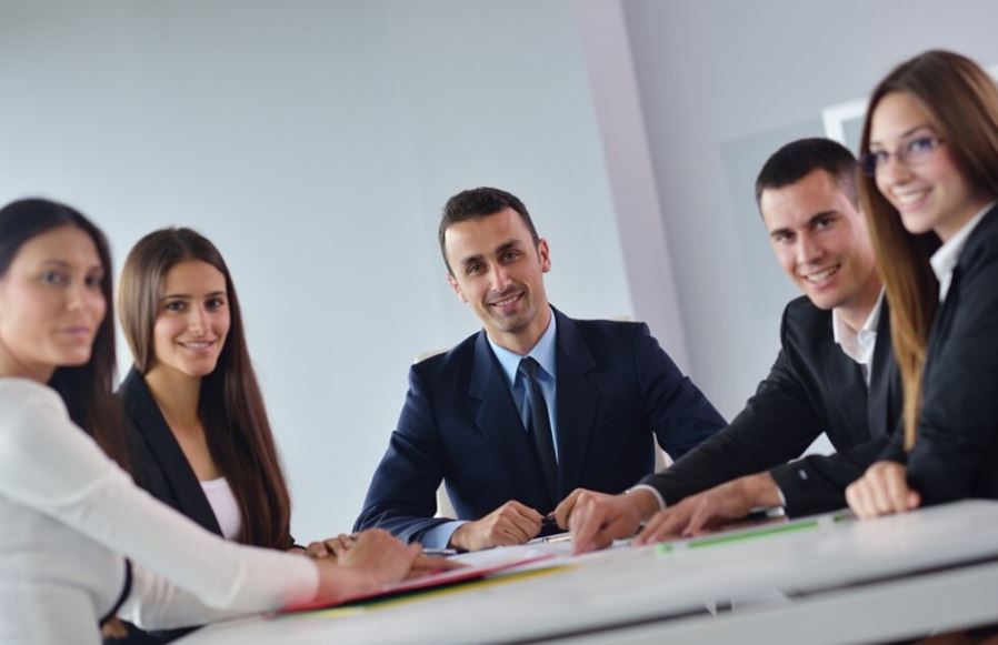 25 symbolic meanings of dreaming about colleagues