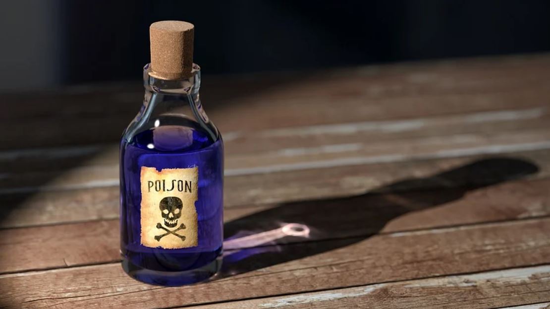 13 Symbolic Meanings of Dreaming About Poison