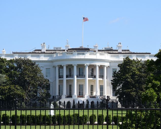 17 Symbolic Meanings of Dreaming About Meeting the President