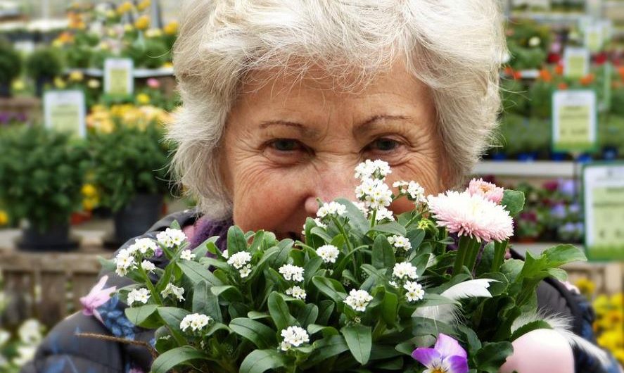 10 Symbolic Meanings of Dreaming About Your Deceased Mother