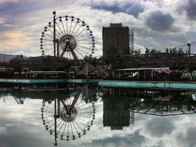 13 Symbolic Meanings of Dreaming of an Empty Amusement Park