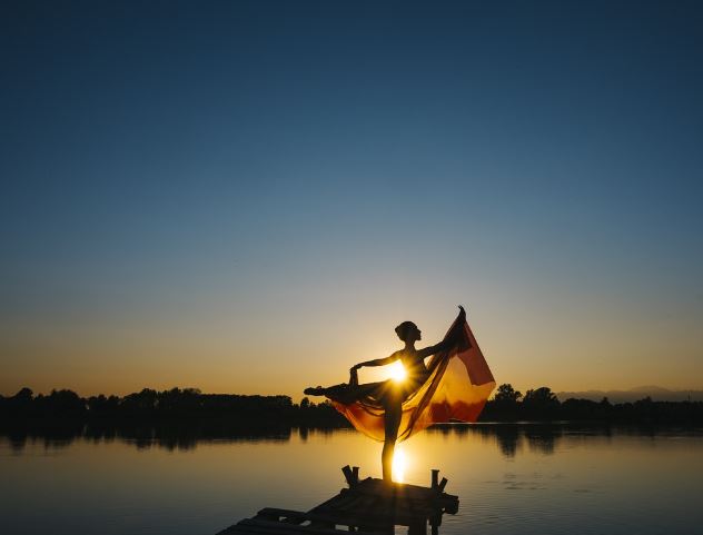 13 Symbolic Meanings of Dreaming About Dancing