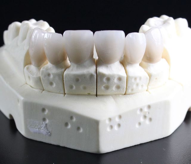 Dreaming of False Teeth : 9 Meaning & Interpretations