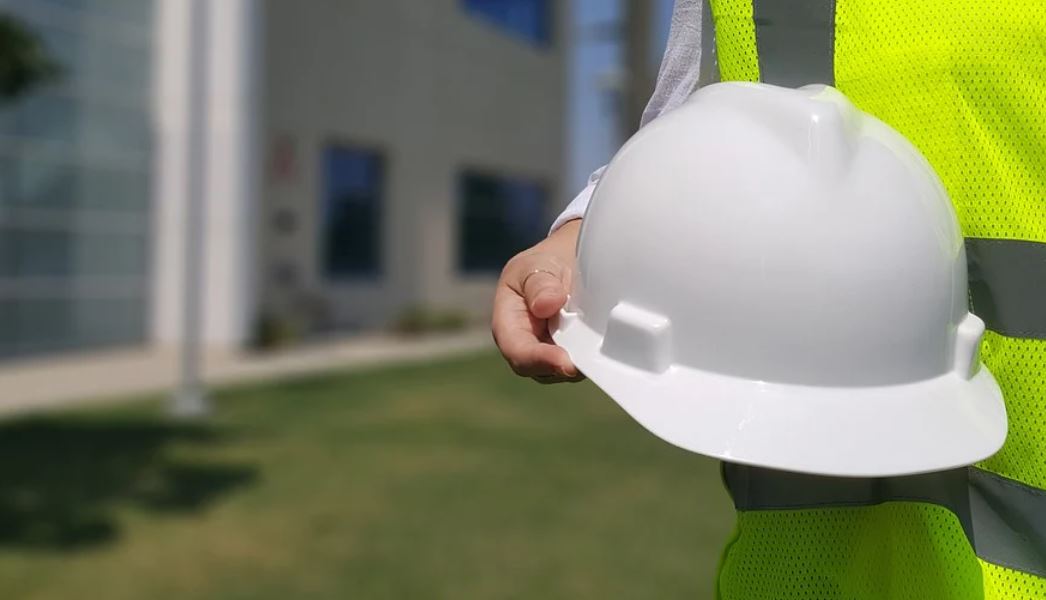 Dreaming of a Helmet : 15 Meaning & Interpretations