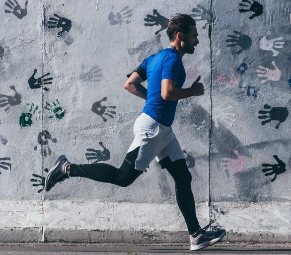 14 Spiritual Meanings of Dreaming About Running