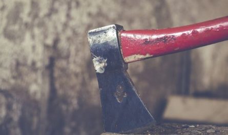 11 Spiritual Meanings of Dreaming About an Axe