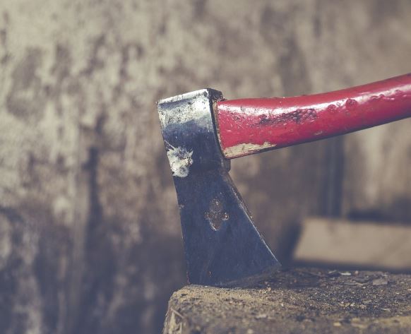 11 Spiritual Meanings of Dreaming About an Axe