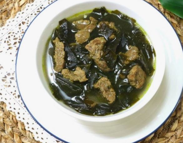 11 Symbolic Meanings of Dreaming About Seaweed Soup