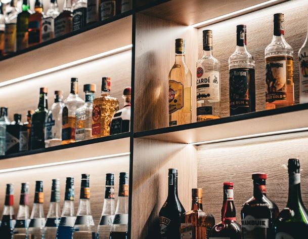 8 Symbolic Meanings of Dreaming about Whisky