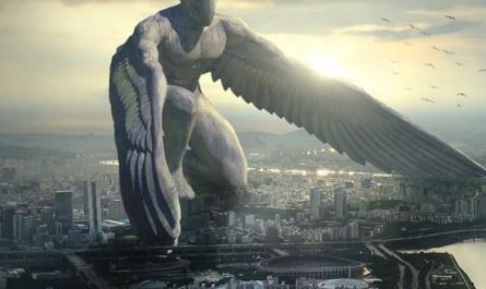 11 Symbolic Meanings of Dreaming About Growing Bigger