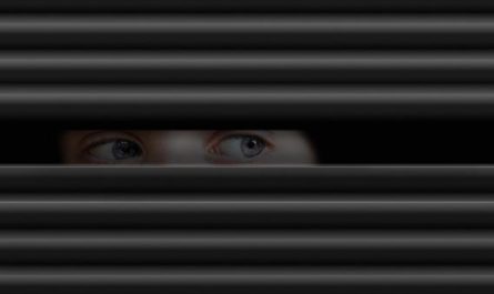 11 Symbolic Meanings of Dreams About Hiding