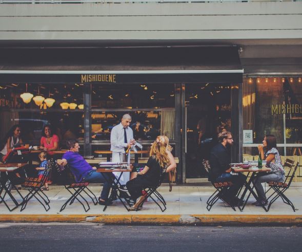 14 Symbolic Meanings of Dreams about Restaurants